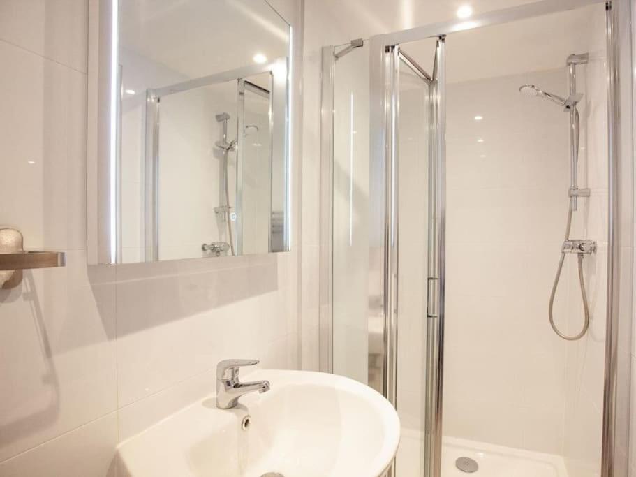1 Perfectly Located Stylish, Comfortable Apartment Сідмут Екстер'єр фото
